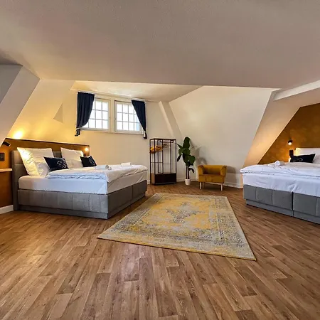 Helle Grosszuegige Dachgeschoss Wohnung I Parkplatz I Schloss Blick #Cosiness Company Schwerin  Eksteriør billede