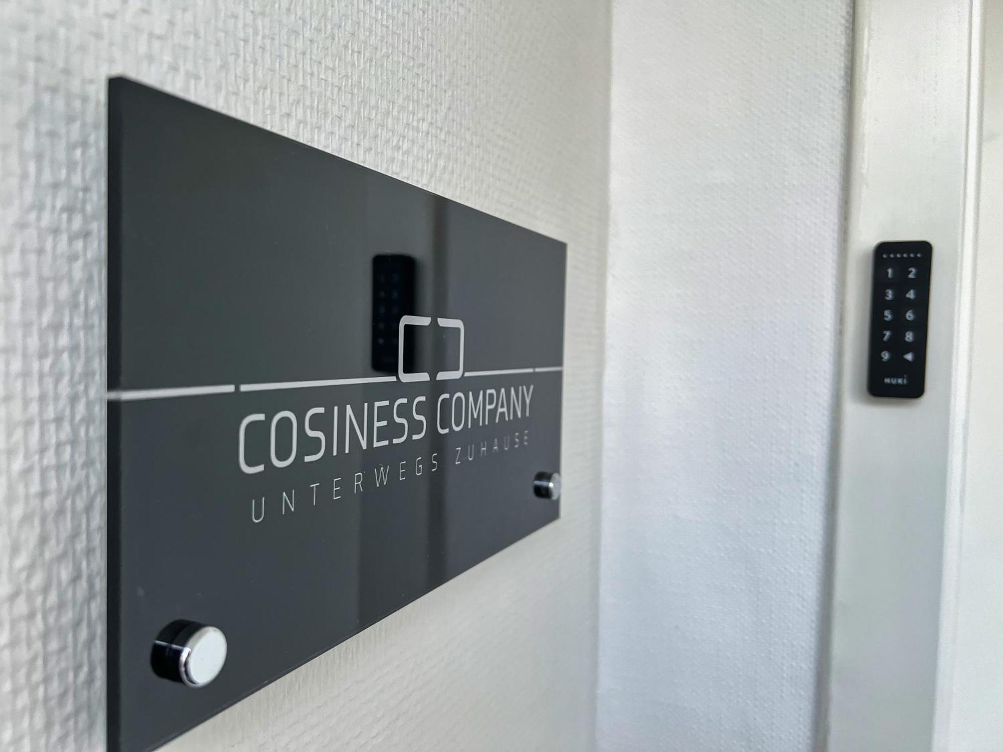 Helle Grosszuegige Dachgeschoss I Parkplatz I Schloss Blick #cosiness Company Apartment